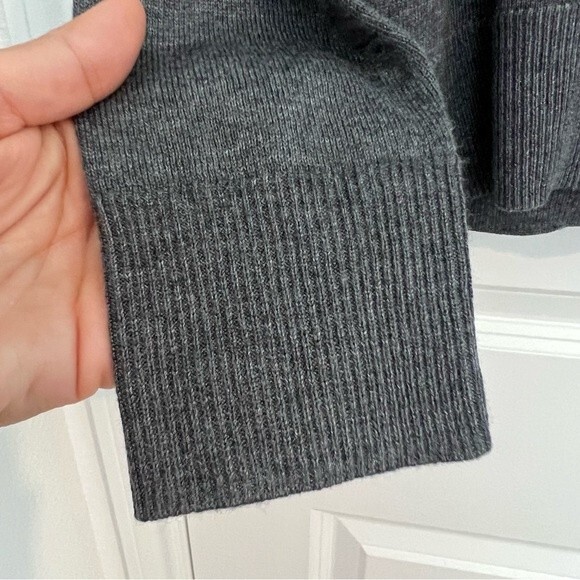 NWT Amazon Essentials Charcoal Gray V-Neck Cardigan Sweater in Women's Sz Medium - Picture 11 of 12